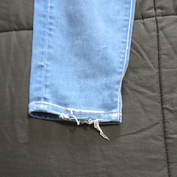 American Eagle Outfitters Women's Blue Distressed Jeans - Picture 5 of 10